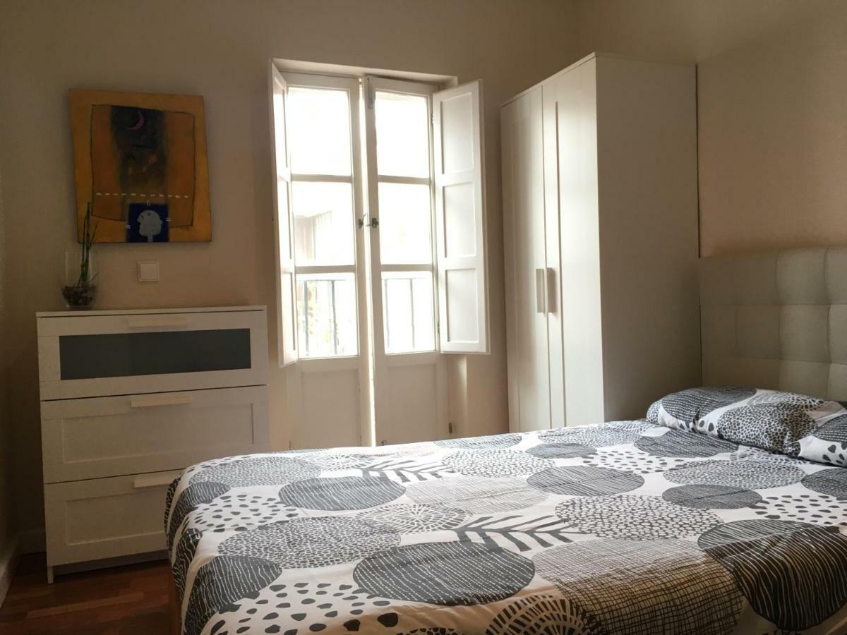 Vidrio Apartment Севиля Екстериор снимка